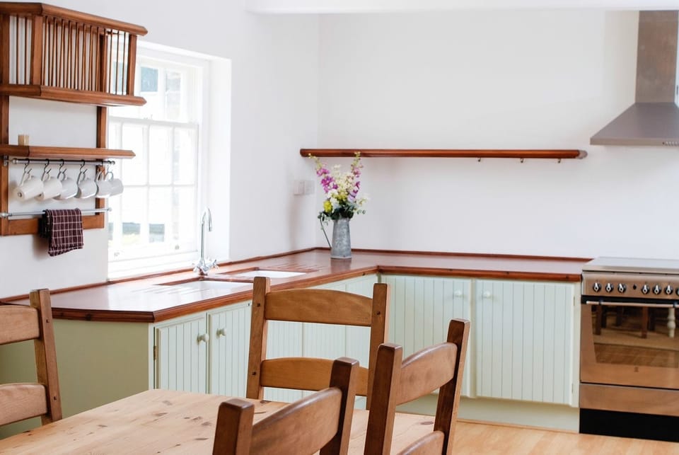 Apartment, 3 Bedrooms (Stables) | Private kitchen | Coffee/tea maker