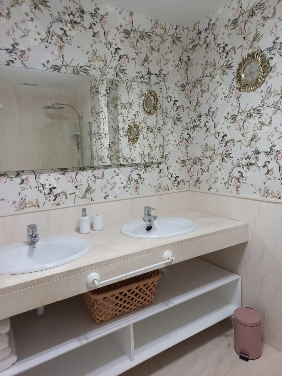 Superior Apartment, 3 Bedrooms, Partial Sea View | Bathroom sink