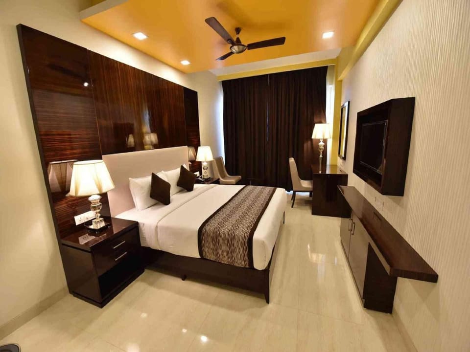 Individually furnished, desk, free WiFi, bed sheets