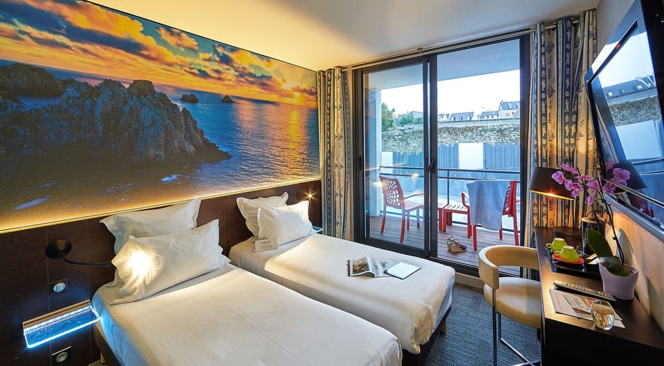 Twin Room, Pool View | Desk, soundproofing, iron/ironing board, free cribs/infant beds