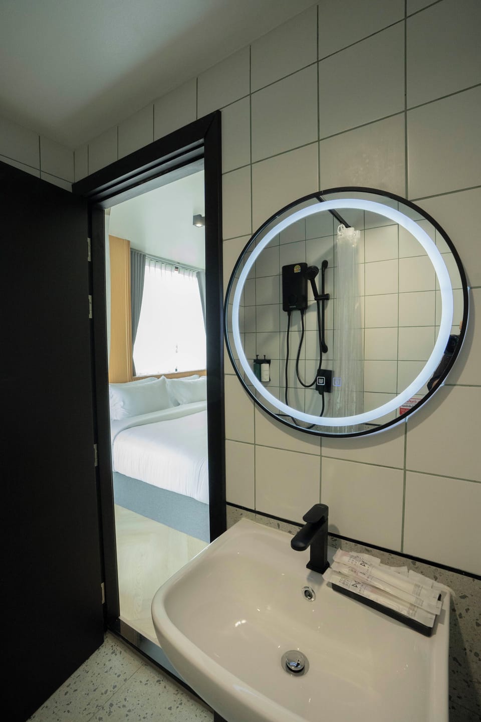 Family Room | Bathroom | Shower, free toiletries, towels, soap