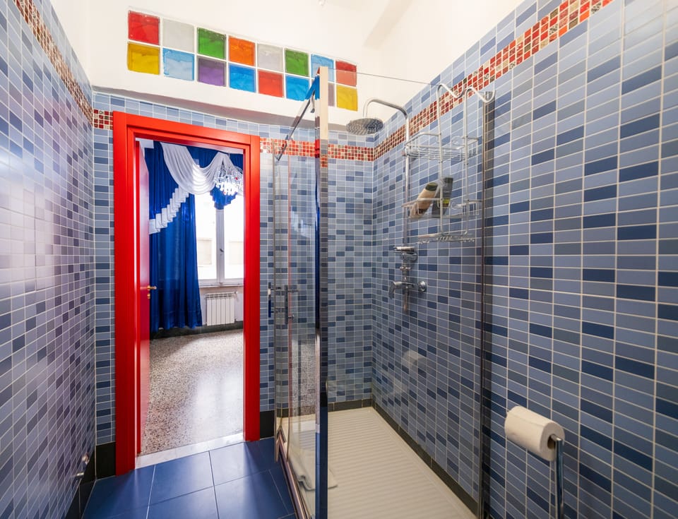 Single Room | Bathroom | Free toiletries, hair dryer, bidet, towels