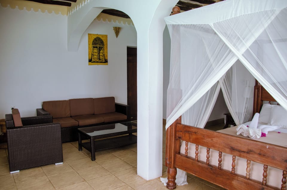 Suite (Marhaba) | In-room safe