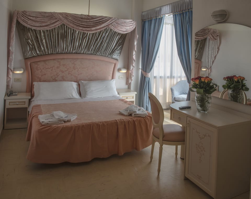 Superior Double Room, Balcony, Sea View | In-room safe, desk, WiFi (free), bed sheets