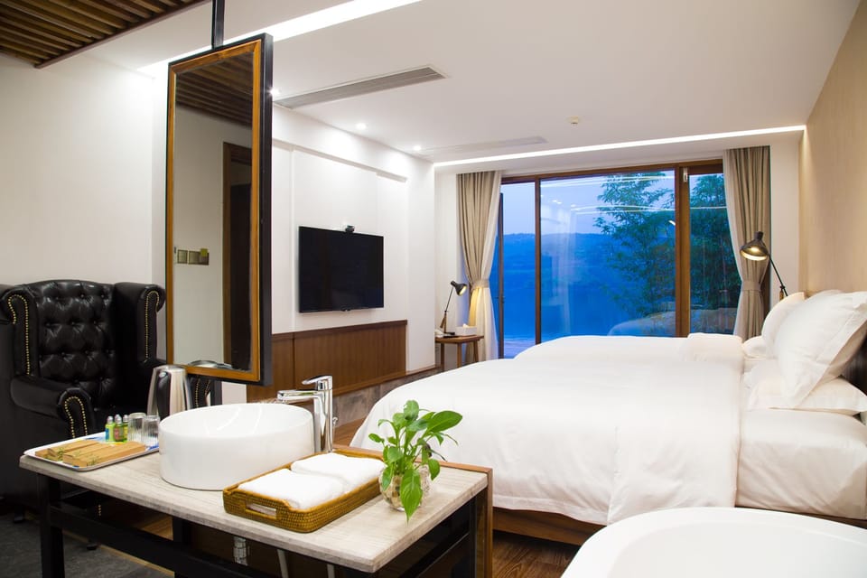 Alaska | Premium bedding, down comforters, desk, blackout drapes