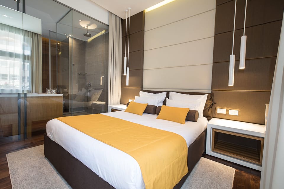 Executive Studio Suite, Balcony | Hypo-allergenic bedding available, minibar, in-room safe
