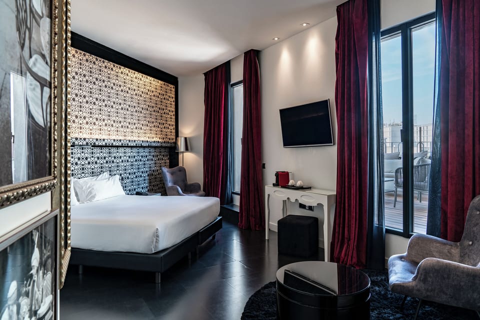 Premier Room | 1 bedroom, premium bedding, down comforters, minibar