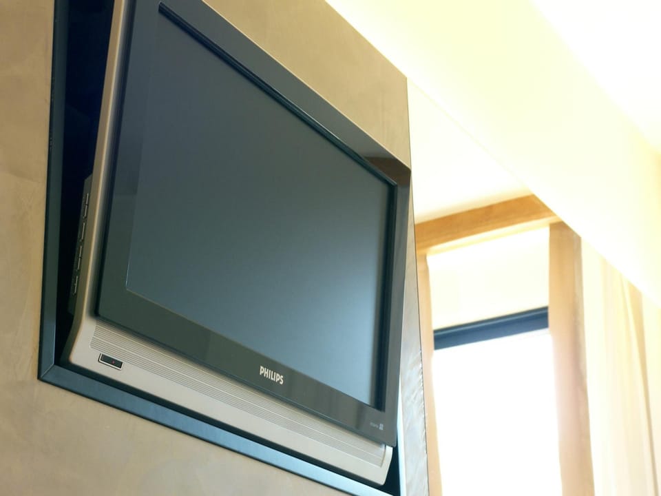 Hypo-allergenic bedding available, minibar, in-room safe, desk