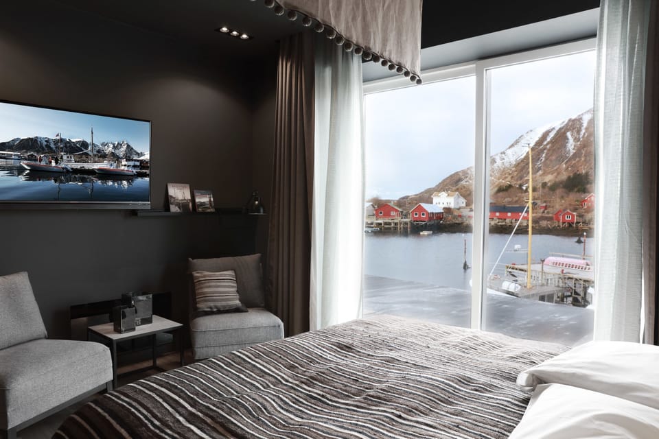 Design Suite, Ocean View | Premium bedding, pillowtop beds, soundproofing, iron/ironing board