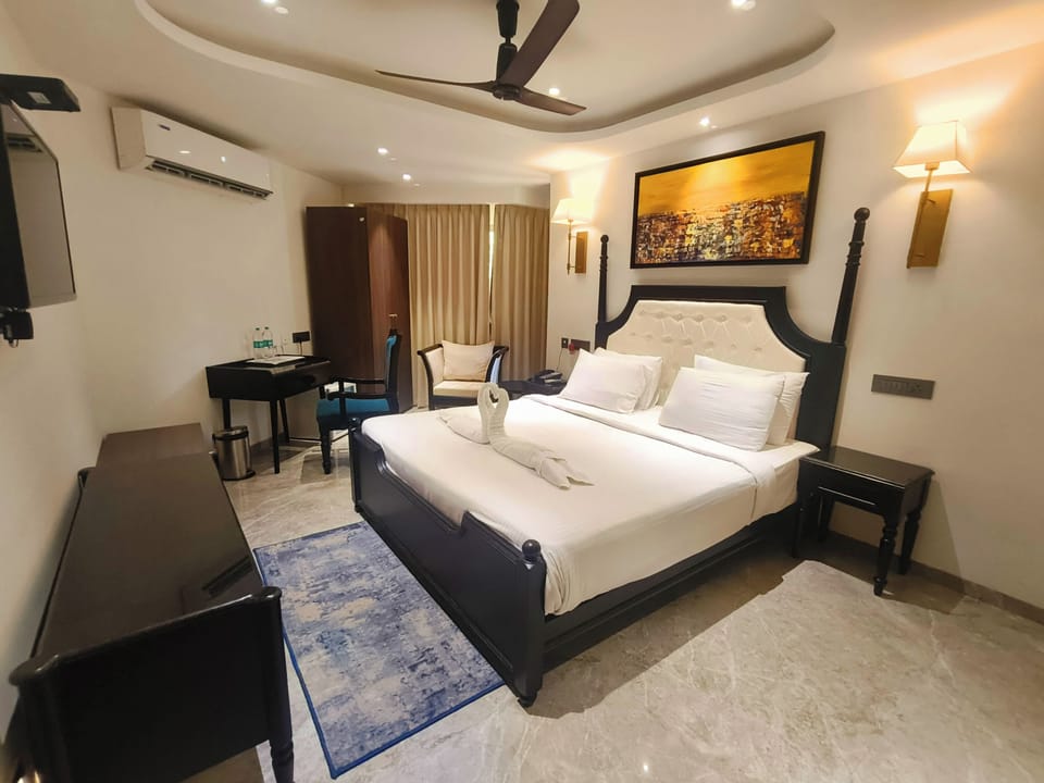 Deluxe Room | Egyptian cotton sheets, premium bedding, minibar, in-room safe