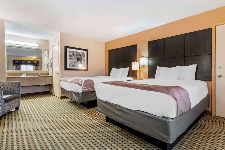 Desk, blackout drapes, free WiFi, bed sheets