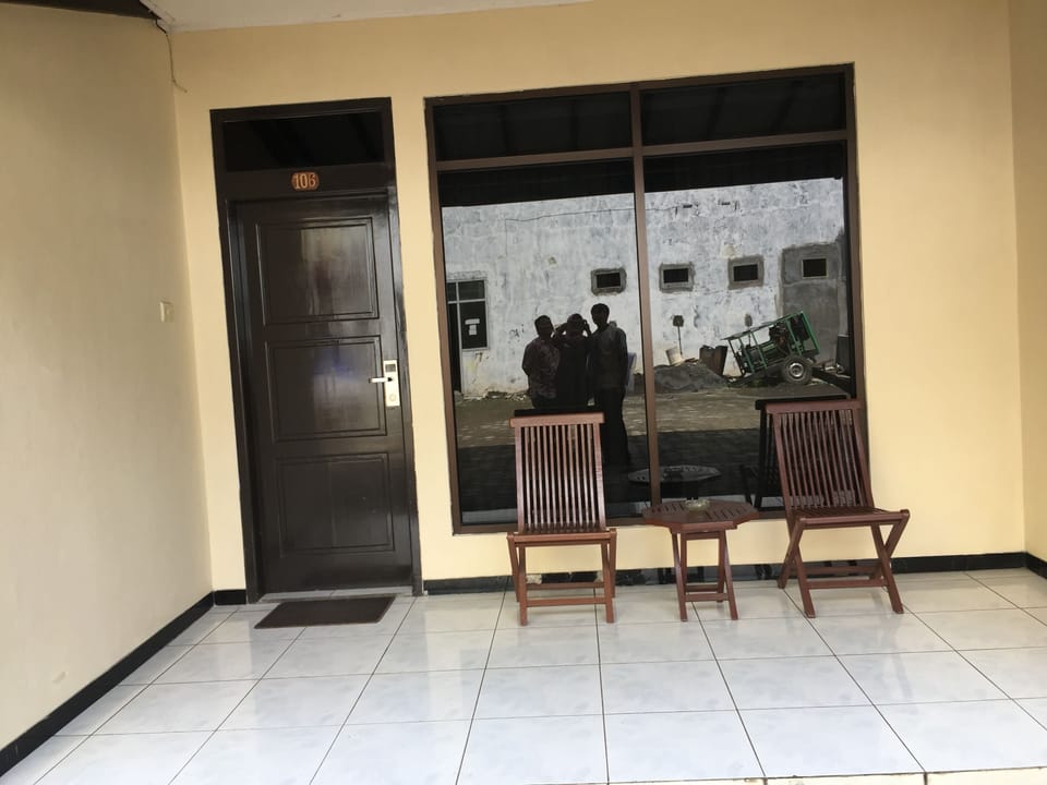 Deluxe Room | Desk, rollaway beds, free WiFi