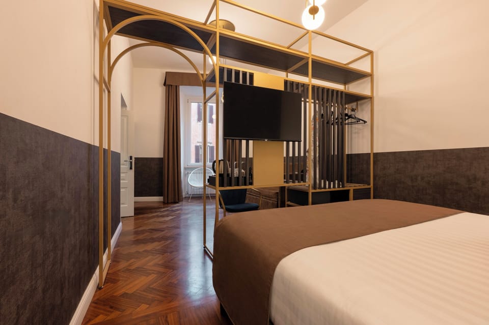 Junior Suite | Premium bedding, minibar, in-room safe, desk