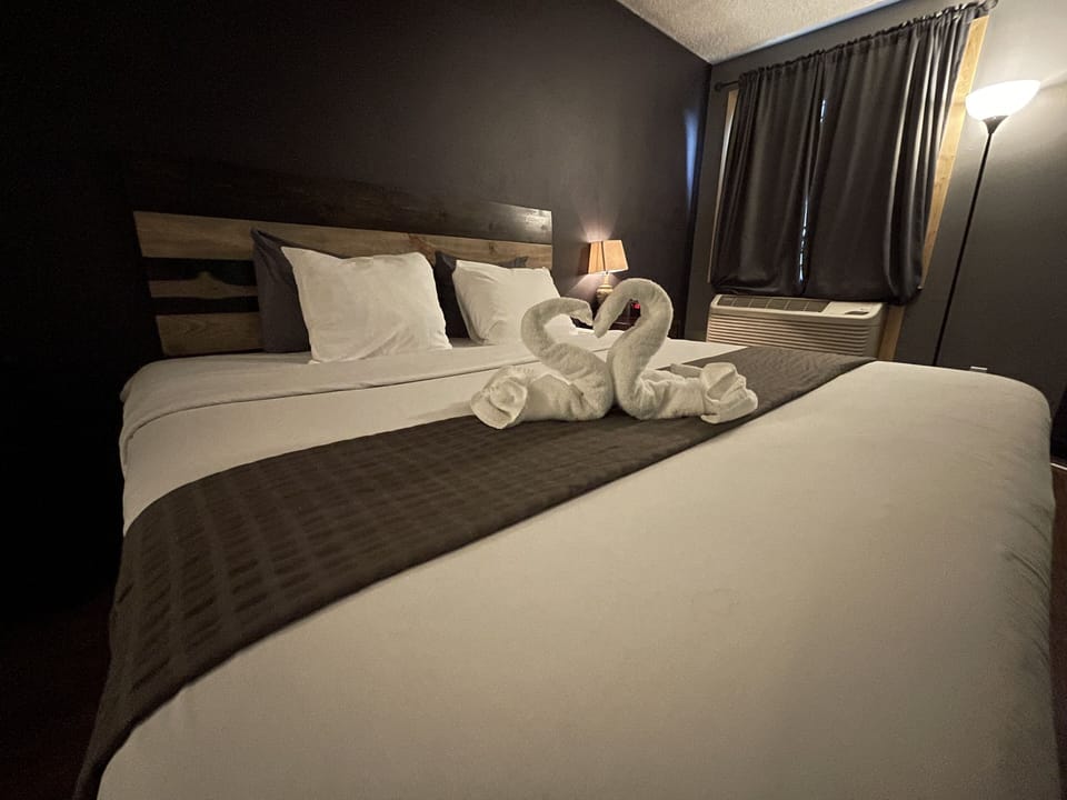 Superior Suite, 1 King Bed (King Junior) | Free WiFi, bed sheets