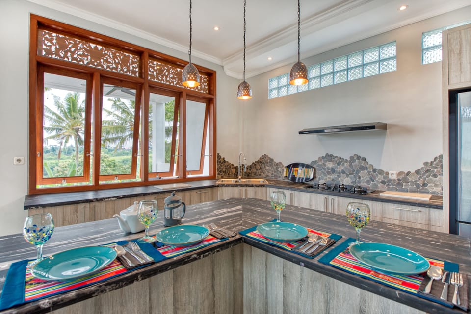 Lebah Villa III | Private kitchen | Full-size fridge, microwave, oven, stovetop