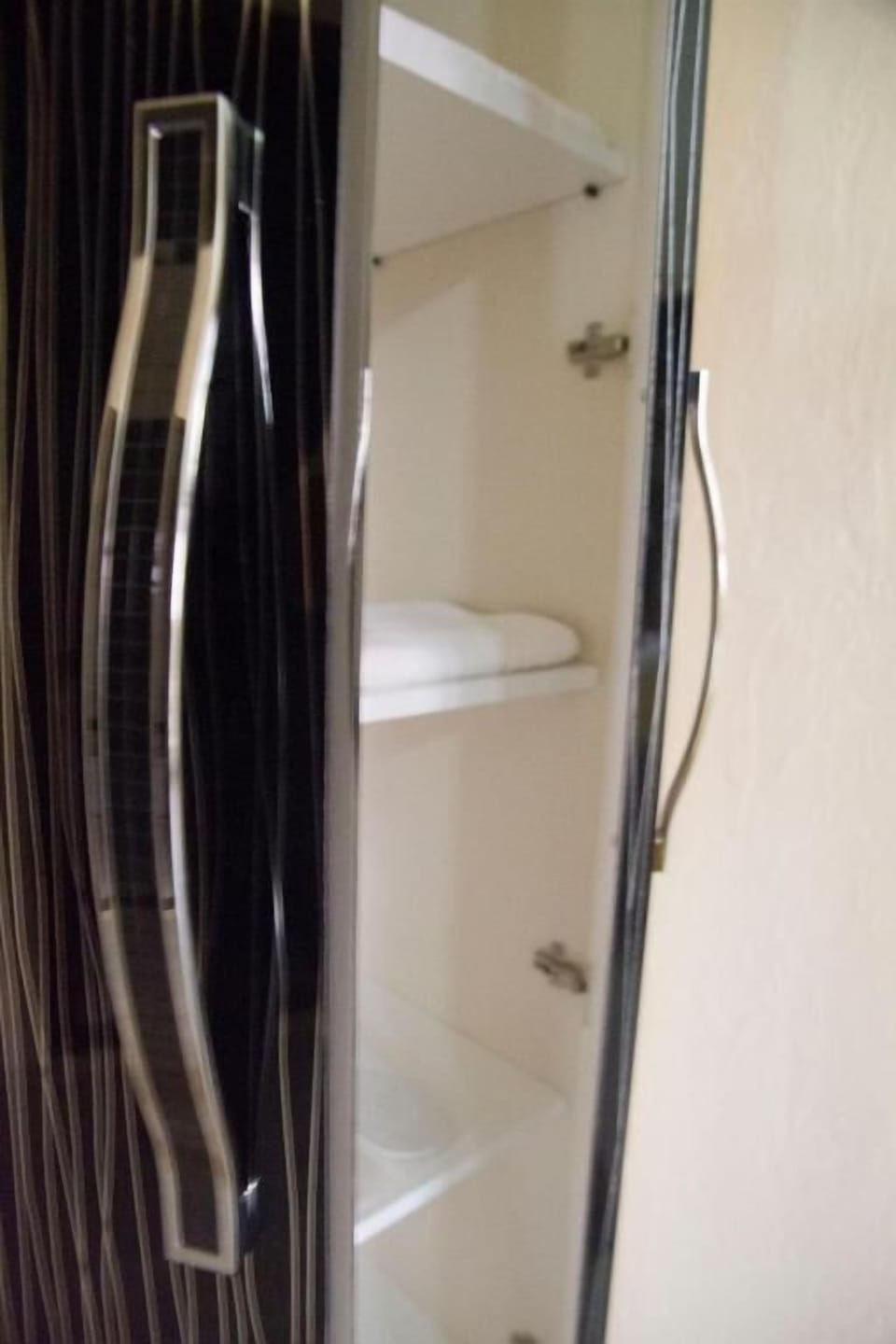 Basic Quadruple Room | Bathroom | Free toiletries, hair dryer, slippers, towels