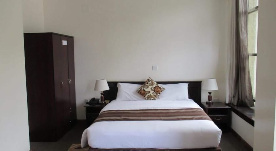 WiFi (free), bed sheets
