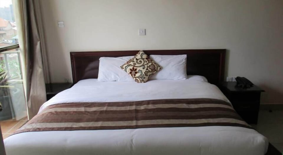 Suite | WiFi (free), bed sheets