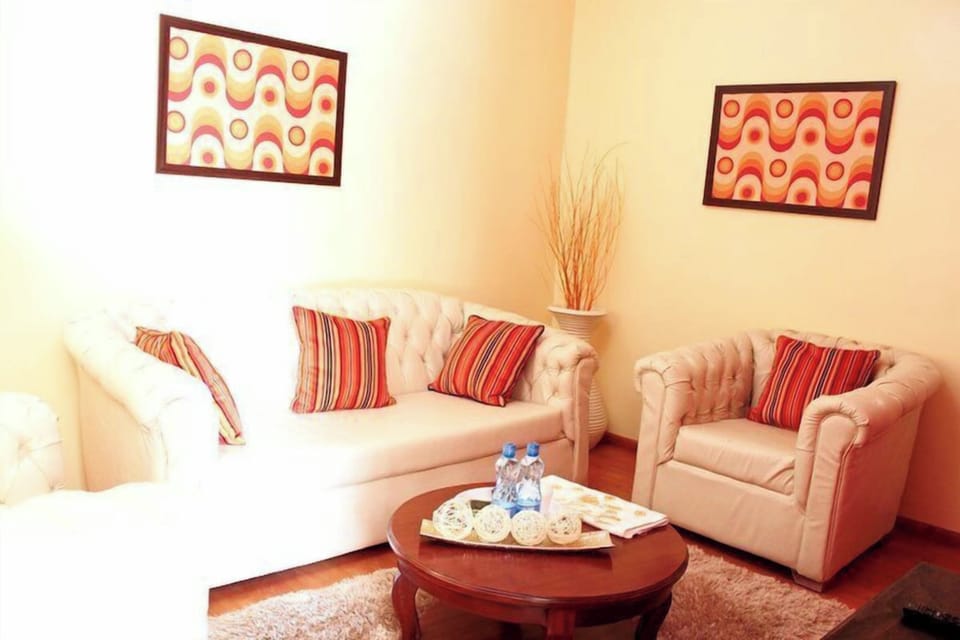 Davis Court Nyeri Hotel in Kenya
