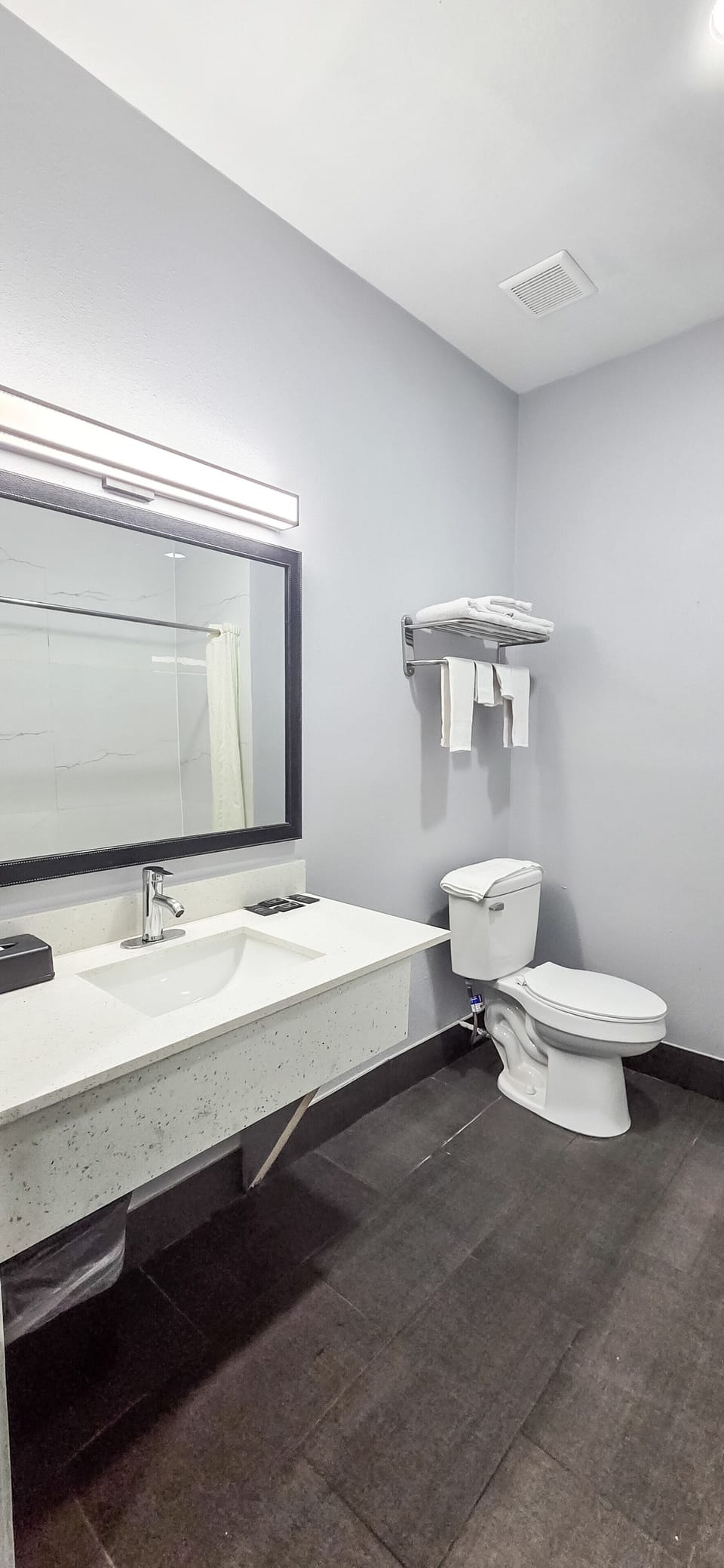 Standard Room, 1 King Bed, Kitchenette, Weekly | Private kitchen | Fridge, microwave, stovetop