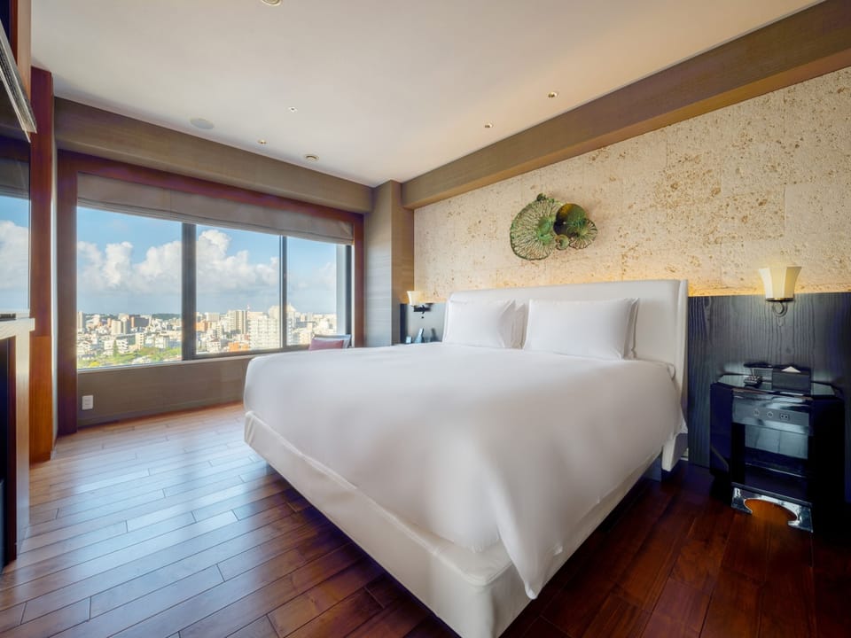 Suite, 1 King Bed (Regency) | Premium bedding, down comforters, in-room safe, desk