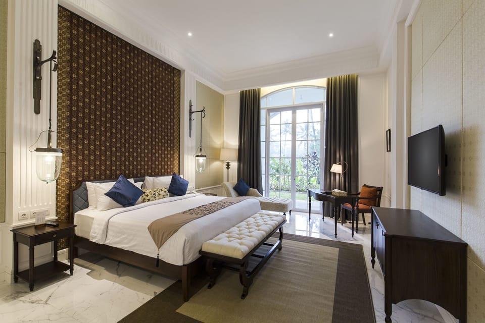 Premier Room | Premium bedding, minibar, in-room safe, desk