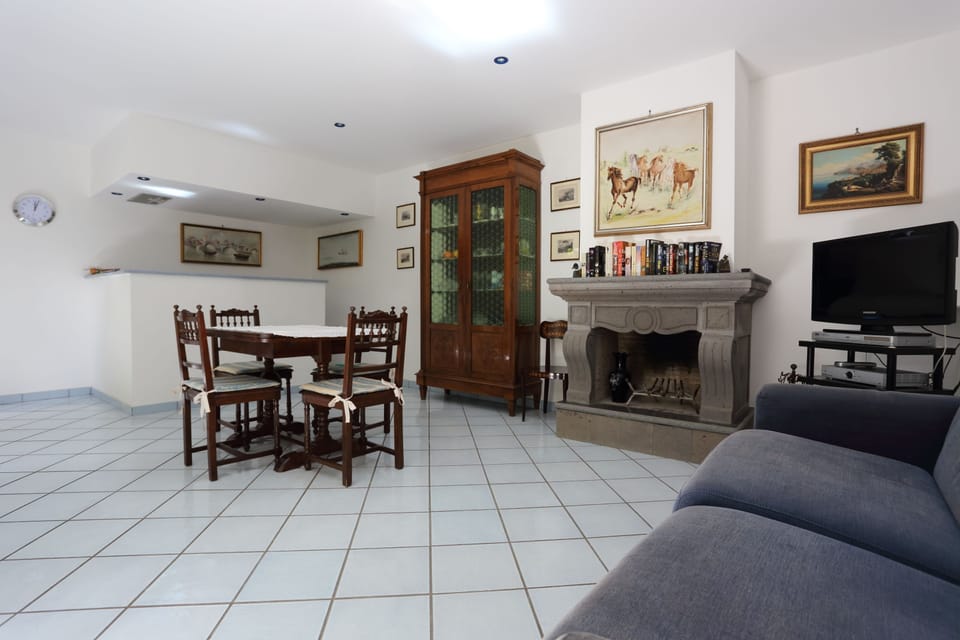 Comfort Apartment | Living area | Flat-screen TV