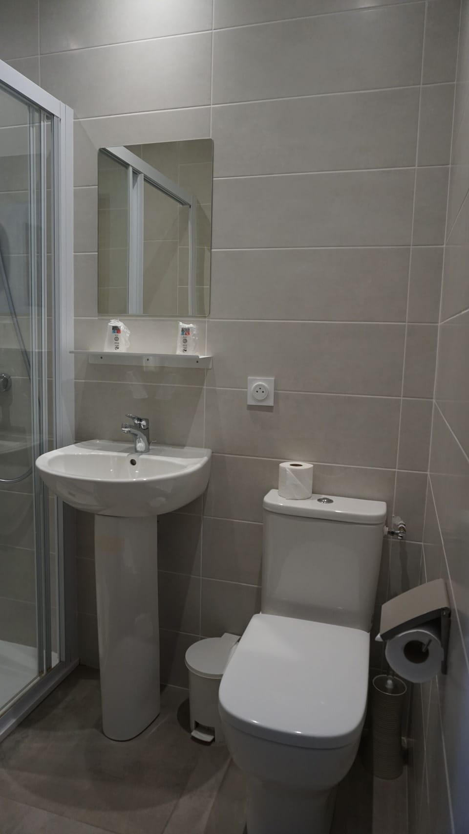 Twin Room, Ensuite (Vue village) | Bathroom