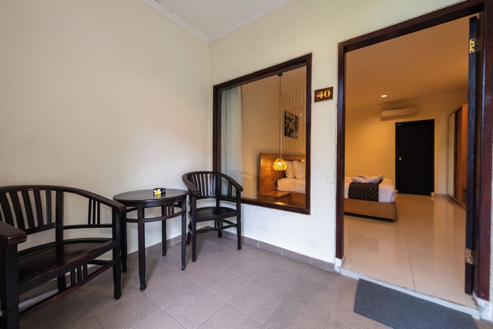 Standard Room | Minibar, in-room safe, desk, free cribs/infant beds