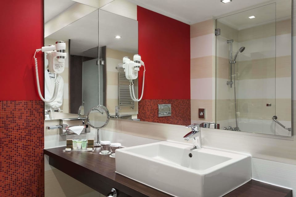 Combined shower/tub, free toiletries, hair dryer, bathrobes