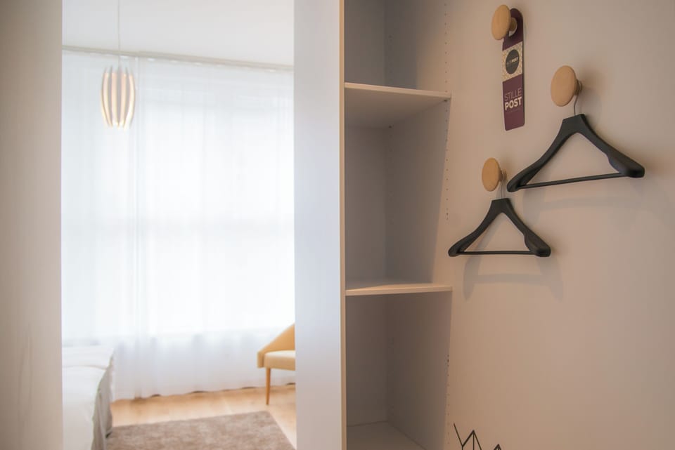 Egyptian cotton sheets, premium bedding, in-room safe, desk