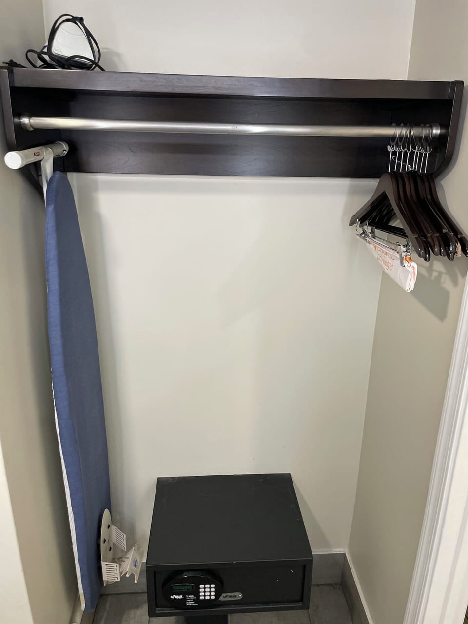 In-room safe, desk, iron/ironing board, free WiFi