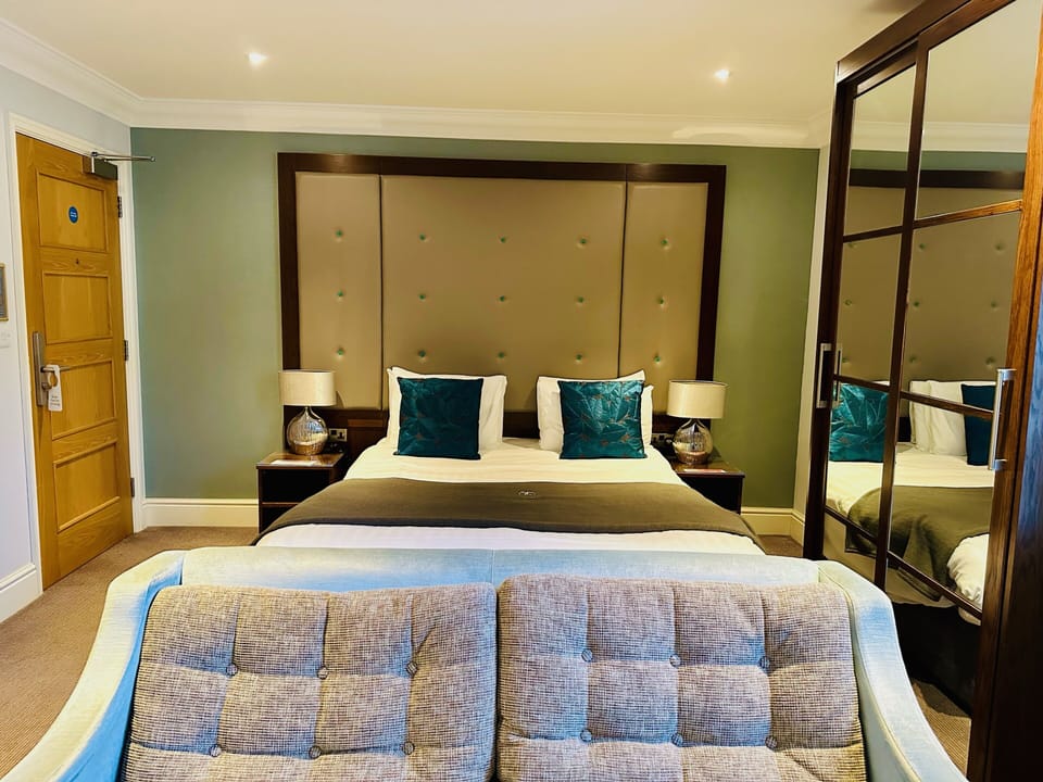 Junior Suite | Individually decorated, individually furnished, free WiFi, bed sheets