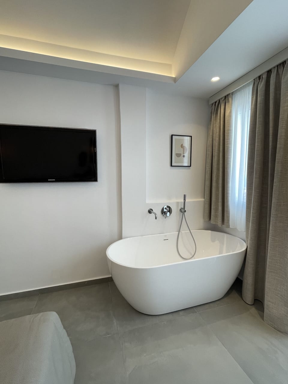 Suite with Outdoor Hot Tub and Sea View | In-room safe, blackout drapes, soundproofing, iron/ironing board