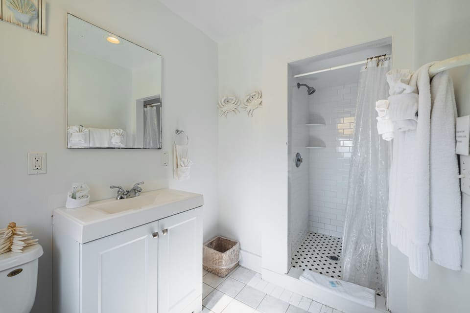 Grand Suite, 1 King Bed, Terrace, Garden View | Bathroom | Free toiletries, hair dryer, towels, soap