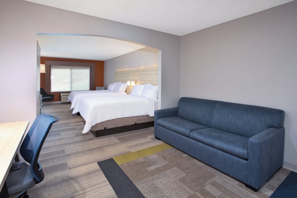 In-room safe, desk, iron/ironing board, free cribs/infant beds