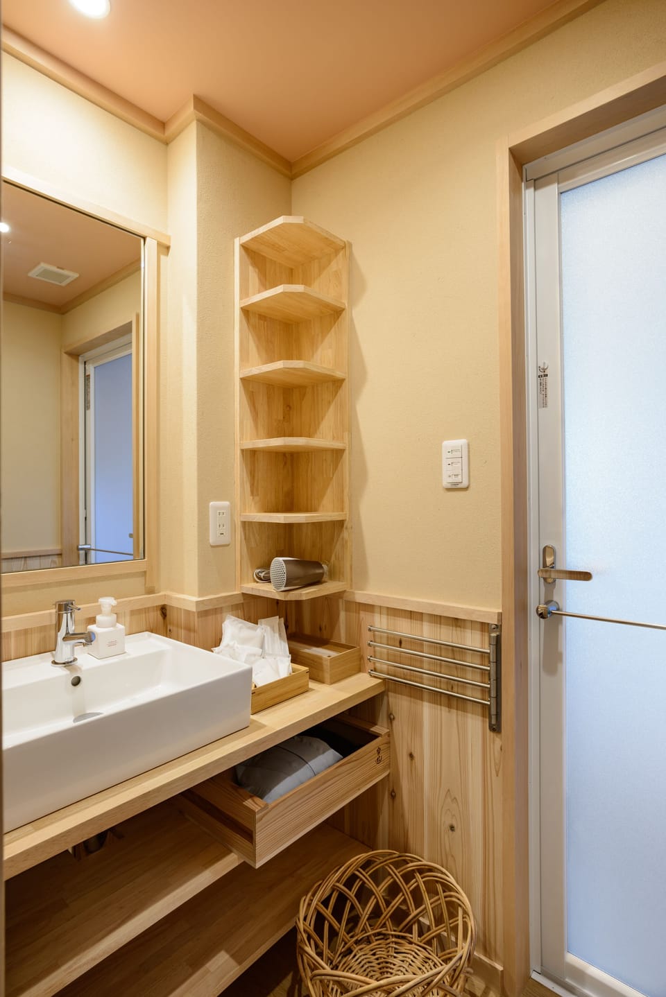 Premier Room | Bathroom | Combined shower/tub, deep soaking tub, hair dryer, bidet