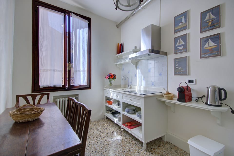 Apartment, 2 Bedrooms | Private kitchen | Fridge, microwave, cookware/dishes/utensils