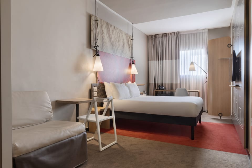 In-room safe, desk, laptop workspace, blackout drapes
