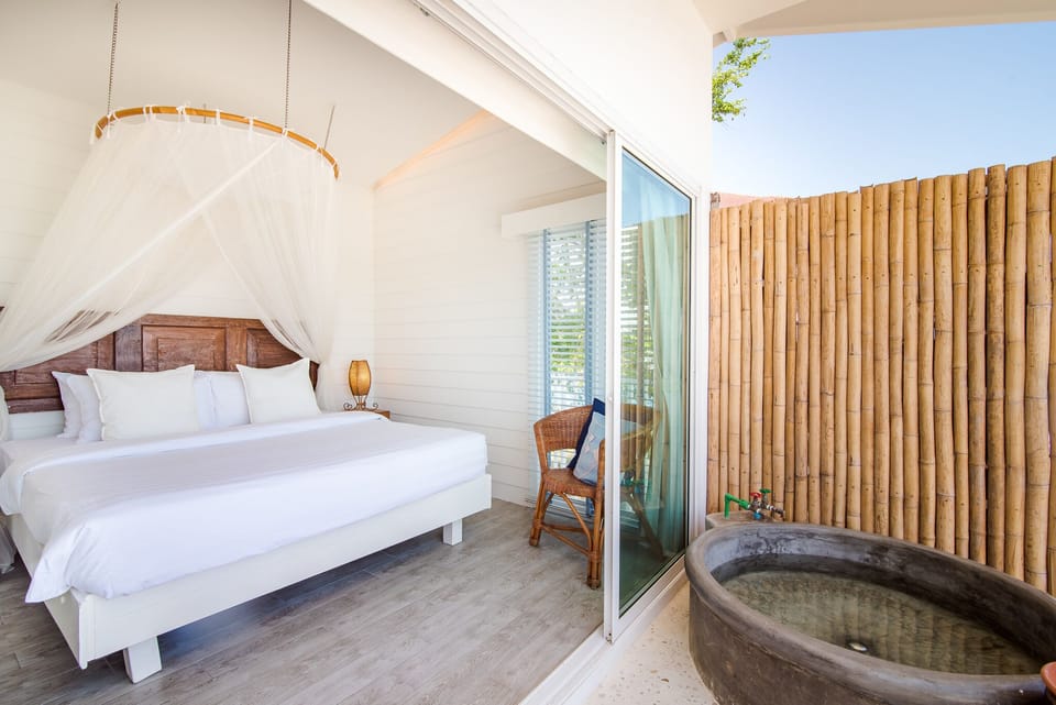 One Bedroom Seaview Balcony | Minibar, in-room safe, individually decorated, rollaway beds
