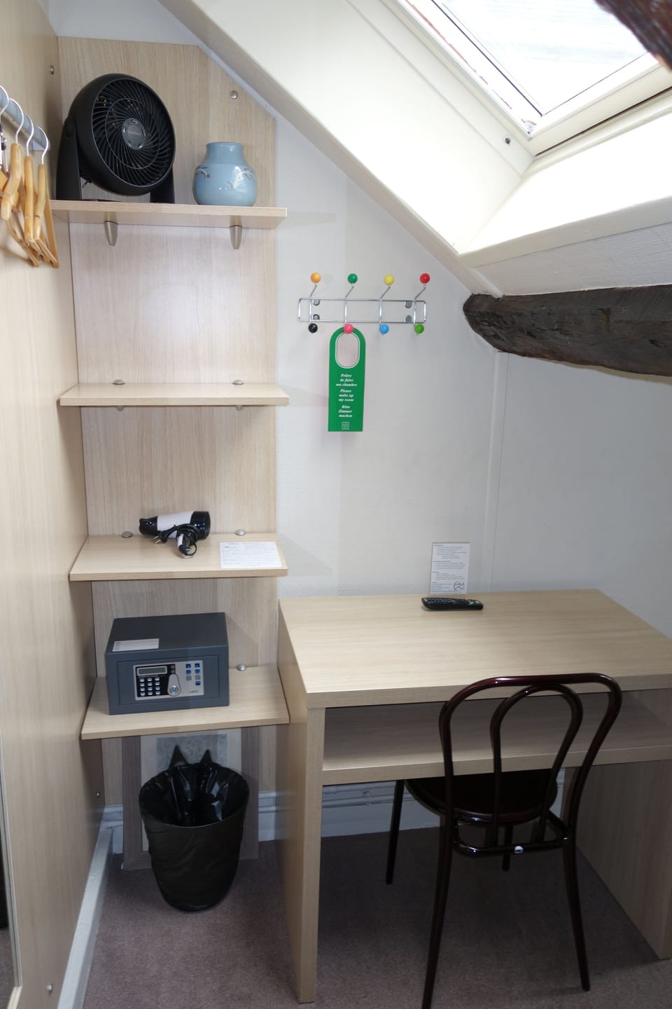Single Room | In-room safe, desk, blackout drapes, iron/ironing board