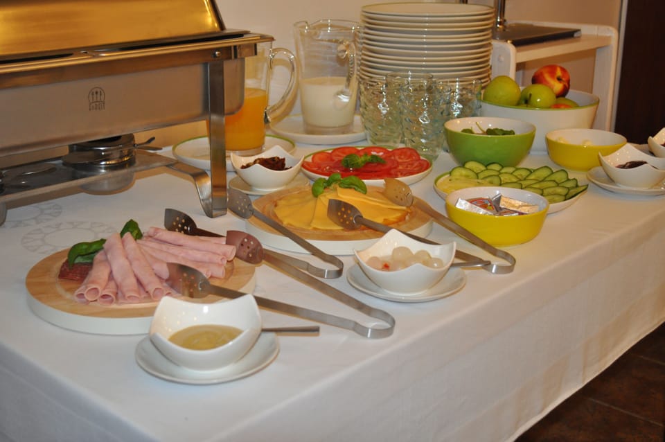 Daily buffet breakfast for a fee