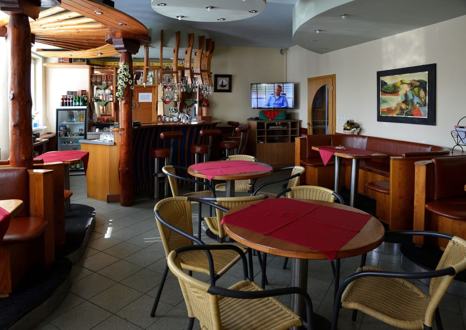 Snack bar