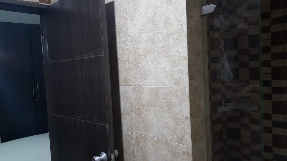 Shower, towels