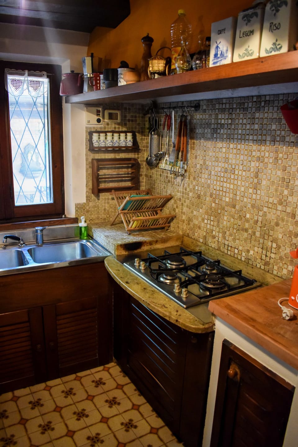 Family Apartment, 2 Bedrooms, Accessible, Connecting Rooms | Private kitchen | Paper towels