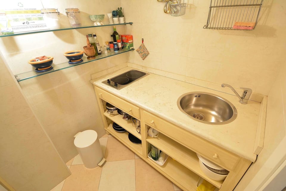 Apartment | 1 bedroom, desk, soundproofing, iron/ironing board