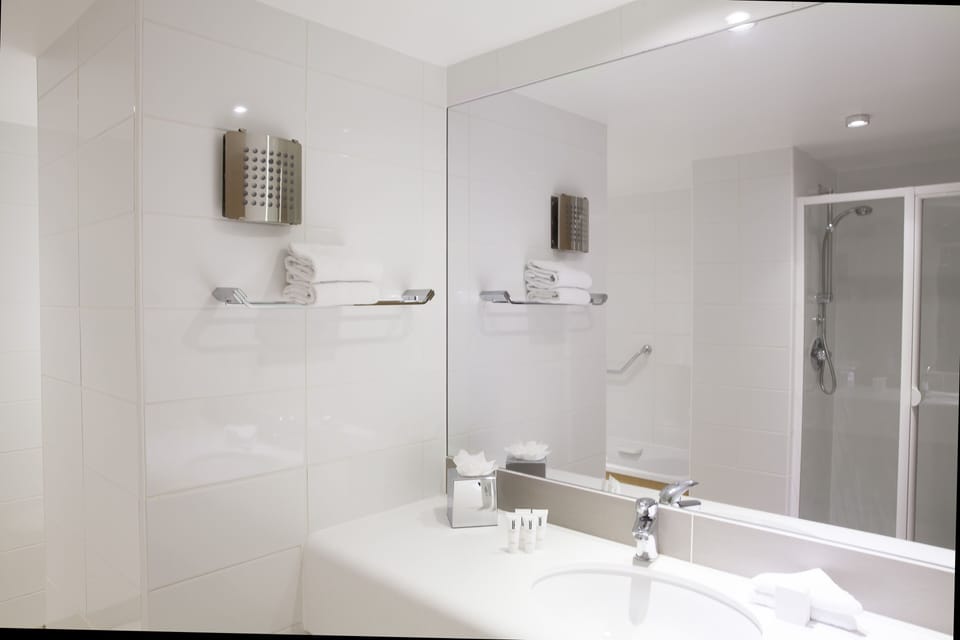 In-room safe, desk, blackout drapes, soundproofing