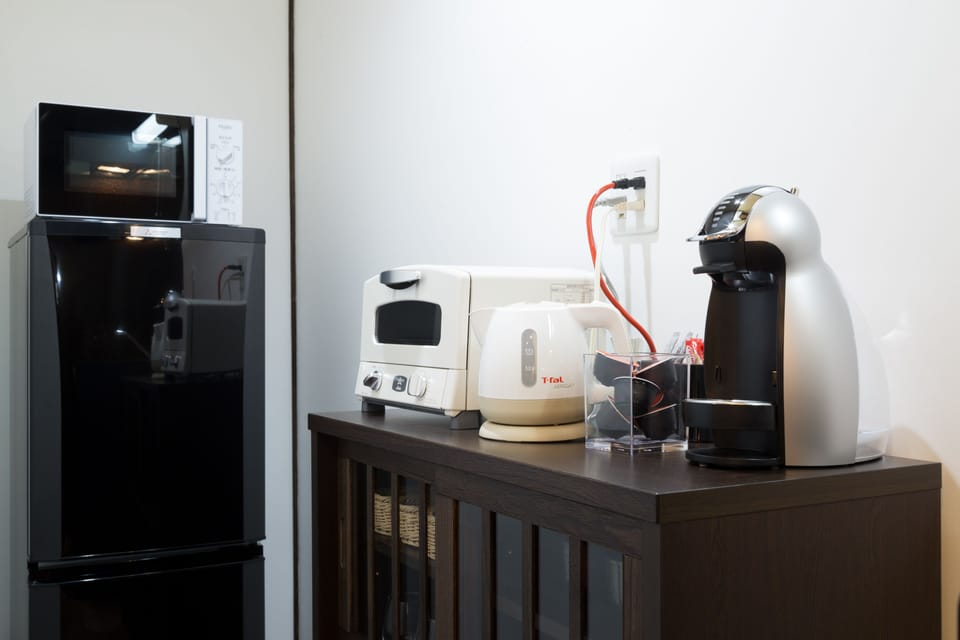 Fridge, microwave, stovetop, electric kettle