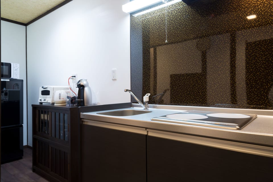 Fridge, microwave, stovetop, electric kettle