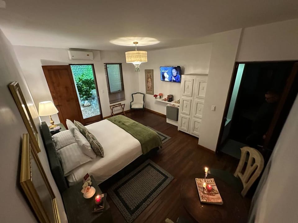Deluxe Double Room, 1 King Bed | Minibar, individually decorated, individually furnished, free WiFi